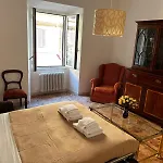 Be Your - Stendardi's House * روما