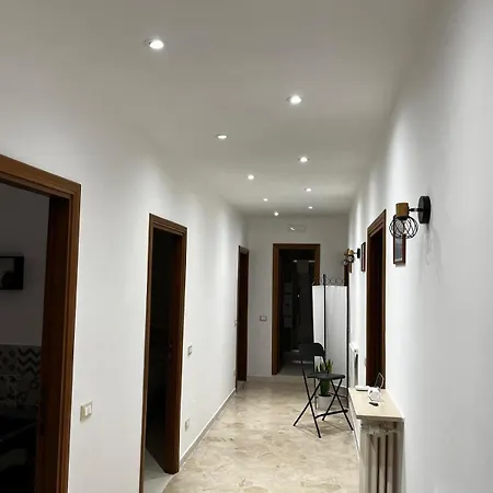 Be Your - Stendardi's House * روما