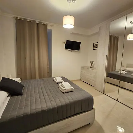 Be Your - Stendardi's House 아파트